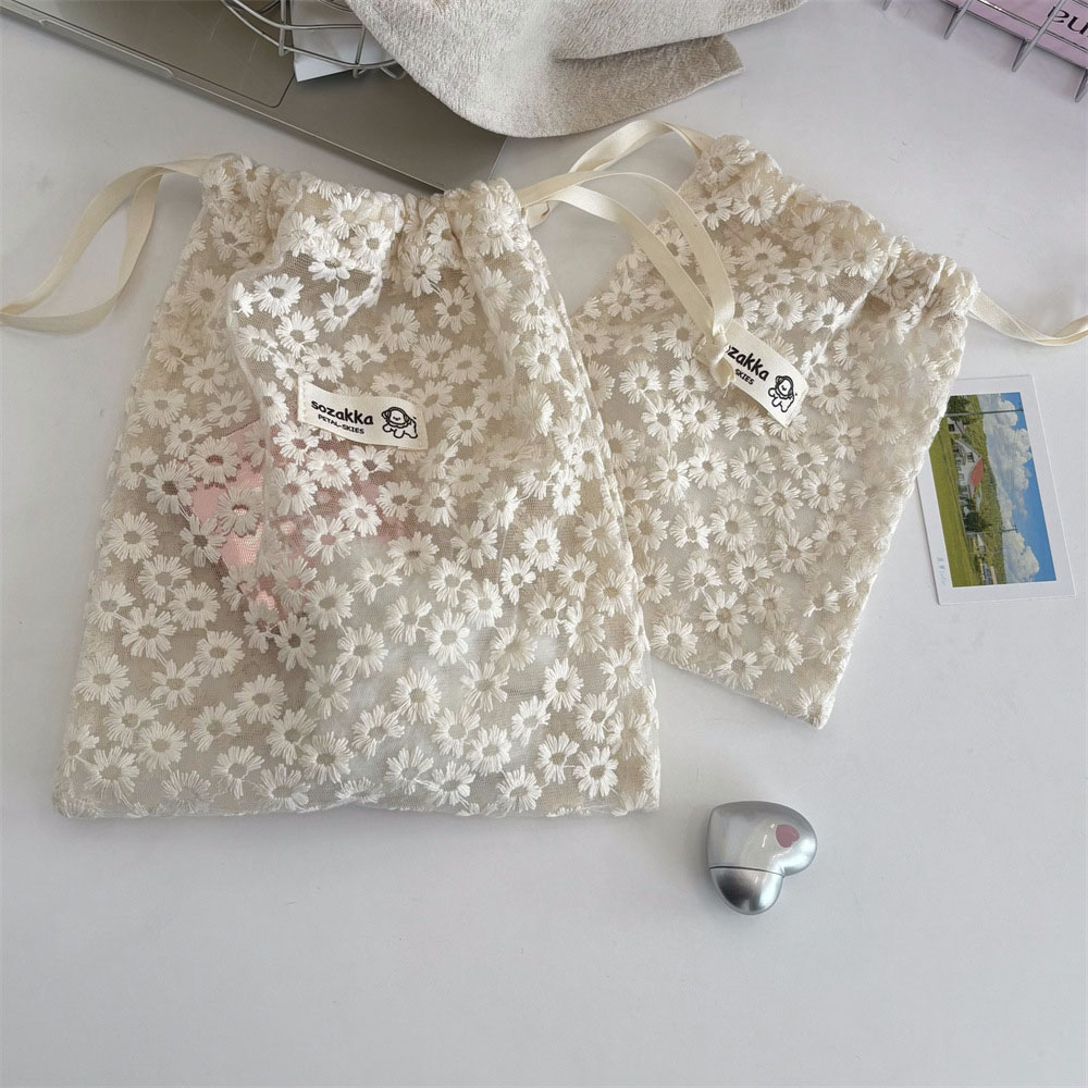 Lace Embroidered Daisy Mesh Dr - Travel Accessories Deals recension och pris